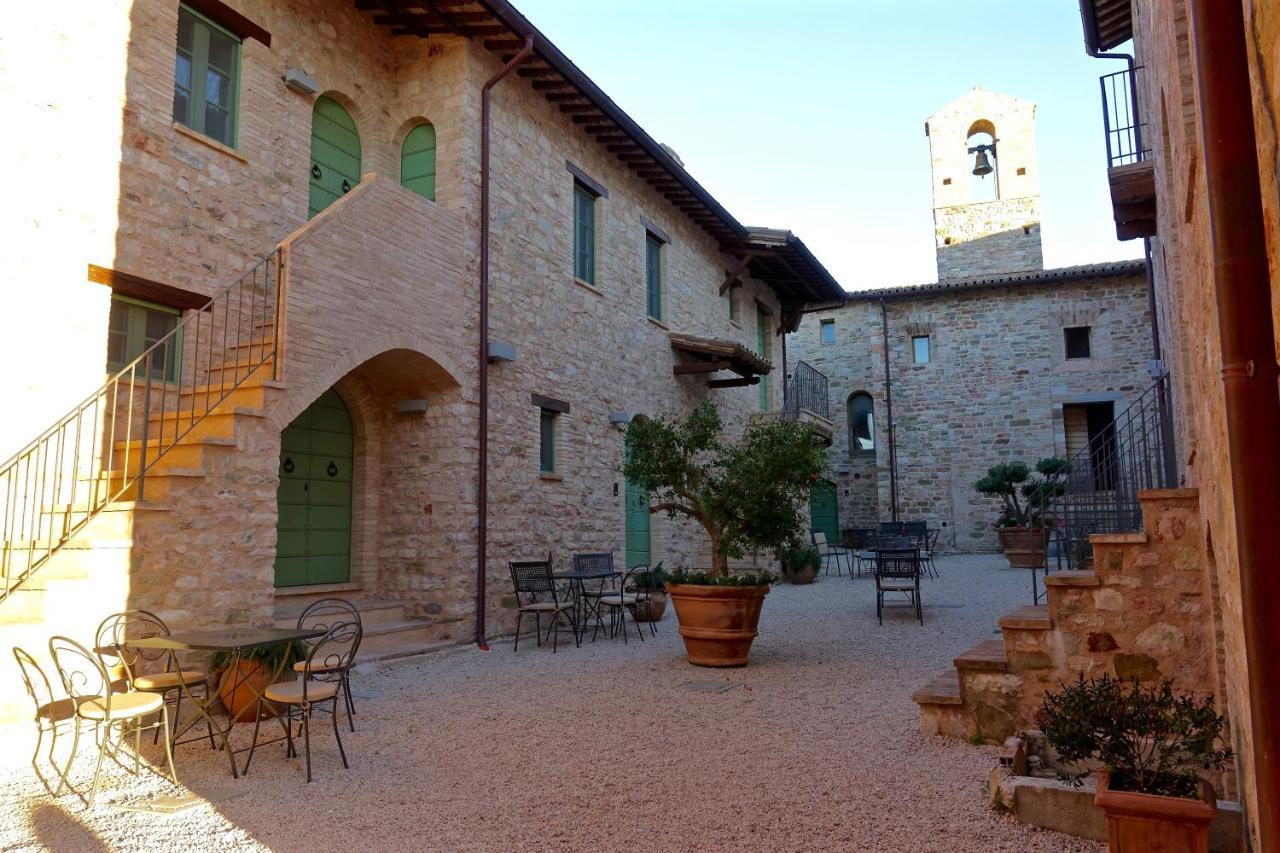 Castello Di Gallano Resort Valtopina エクステリア 写真